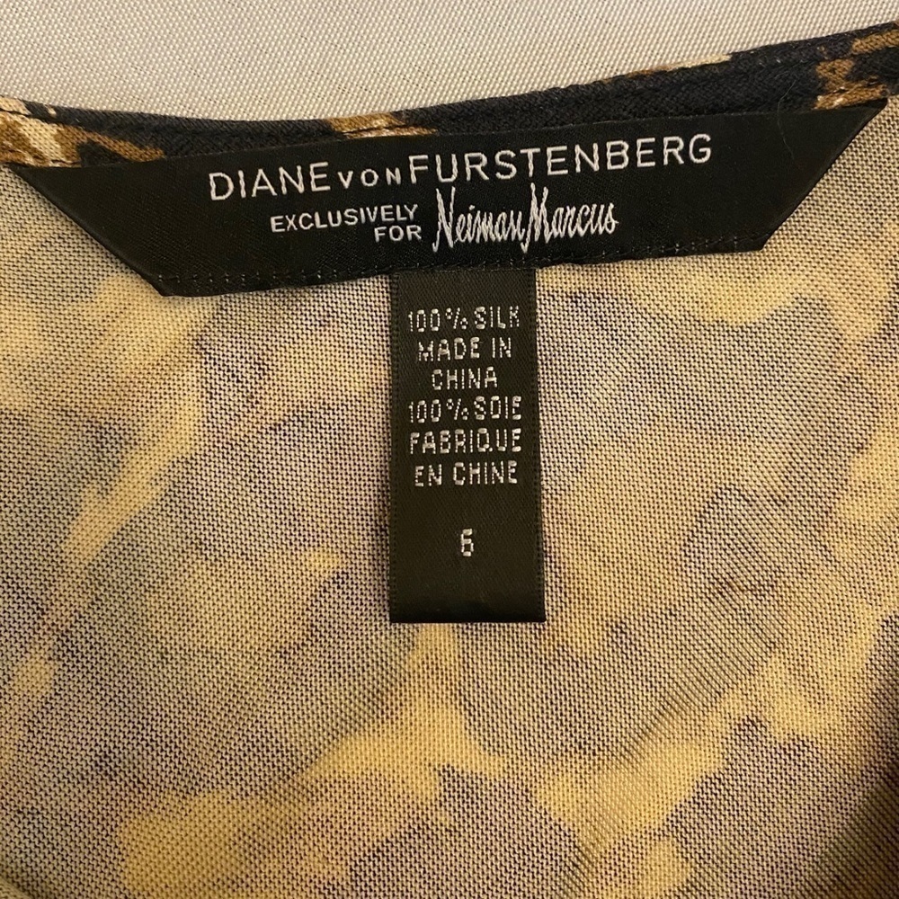 DIANE VON FURSTENBERG 100% Silk Dress, Cheetah Print, Cowl Neck, Size 6 - Picture 4 of 5